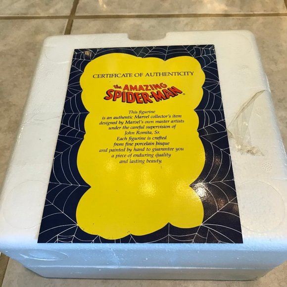 The Marvel Collection * Authentic Limited Edition John Romita Spiderman Figurine - Picture 4 of 9